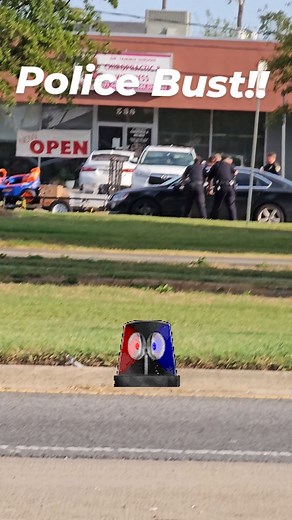 Drug bust down from where we're Street preaching today! Raven Street Church Team in Gretna #drugbust #police #neworleans #streetcrime #RavenMinistries #ravenstreetchurch | Troy D. Bohn