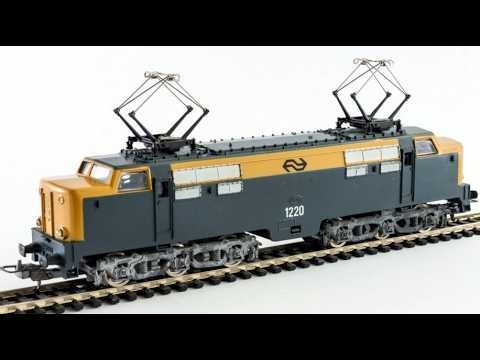 Lima NS Class 1200 Electric Locomotive #1220 & SBB/FS "Riviera Express" International Sleeper Train