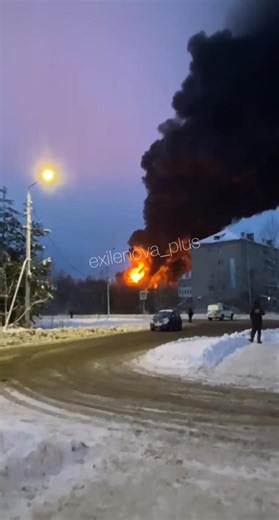 🎯 🔥 Поражён ФГКУ «Комбинат „Темп“» Росрезерва — стратегической нефтебазы в городе Рыбинск Рыбинск является важным транзитно-логистическим узлом. Именно поэтому местная нефтебаза играет ключевую роль в хранении и распределении нефтепродуктов для северо-восточных регионов РФ, включая обеспечение военных и промышленности. Минус ещё один элемент топливной логистики Кремля — и ещё один удар по возможностям России продолжать войну. ... ЧИТАТЬ https://building-tech.org/search?q=нпз Сайт B-Tech https: