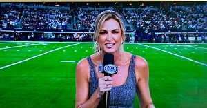 Erin Andrews Discusses Contract and Confidence While Covering NFL Game