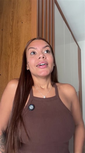 Conscientização não é sobre parecer empático. É sobre agir. Autismo não tem cara. Crise não é birra. Prioridade não é privilégio. Mas ainda tem gente que julga, reclama… e exclui. Pra quem não convive: respeite. Pra quem convive: se responsabilize. E dentro de casa começa tudo: ensine seu filho a acolher, não afastar. Se você vê uma pessoa com autismo sendo mal tratada e se cala… você também escolhe. Conscientização não é sobre o autista. É sobre nós. #autismo #consientizaçao #autism