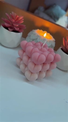 Pink ombré is my favvvv #candles #candlemaking #candlebusiness #soywaxcandles #SmallBusiness #handmade #giftideas #candletok #candlesoftiktok #business #businessowner #businesscheck #puresoycandles #wavycandle #lumiyacandles