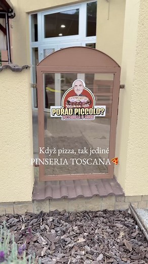 Kousek Itálie přímo ve Veselí nad Moravou. 🇮🇹 Naše pizza voní, křupe a mizí z talíře rychleji, než stihneš říct buon appetito! 😋 #pizza #italianpizza #pravapizza #toscana #veselinadmoravou #foodiecz #italianvibes #pizzalovers | Ristorante Pinseria Toscana