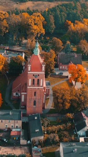 Golub-Dobrzyń to nie tylko zamek 🧐 Zobaczcie Starówkę w Golubiu-Dobrzyniu z lotu ptaka. #golubdobrzyn #metropoliatoruńska | Stowarzyszenie Metropolia Toruńska