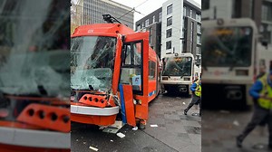 TriMet MAX train derails near Lloyd Center in crash with Portland Streetcar