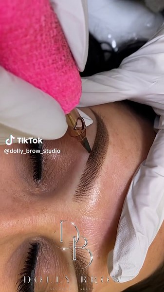 Nano & Ombré Combo Brows 💦 • 2 Day Advance Nano & ombré combo brow technique * Jan 13-14 ( live model ) 1 seat available