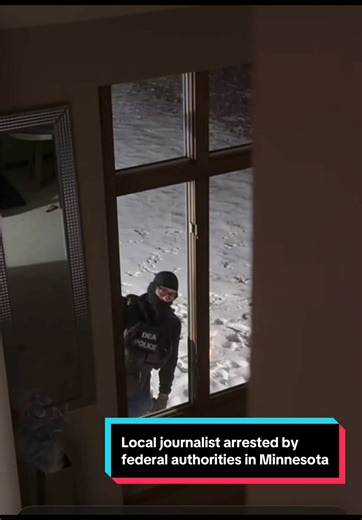 MN journalist Georgia Fort was arrested by federal authorities in connection to a protest at a St. Paul church. A federal judge ordered her release hours later. This comes after multiple judges already reportedly declined to sign arrest warrants, with one noting there was no clear evidence of criminal behavior. #GeorgiaFort #NewsTok #Minnesota #TwinCities #Journalism