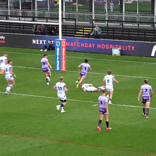 Flynn Holden carving through the defence as our Academy made it five wins from five at the weekend 👏 | Warrington Wolves