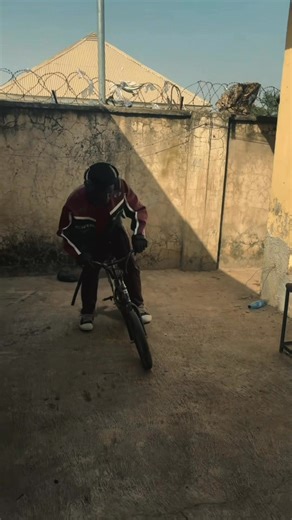 #model | Vido Commando