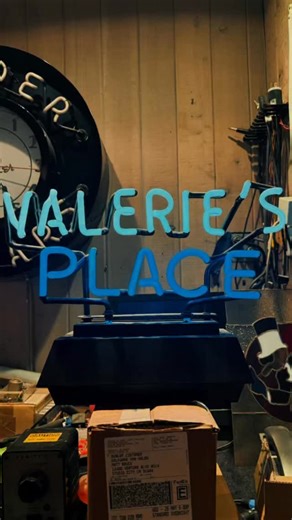Valerie Bertinelli on Instagram: "What a year! ✨🥰 I’m grateful for all the lessons, so proud of my choices, my work, and so in love with my family and my friends 🙏🏻 Really looking forward to 2026 and a bunch of fun, new surprises 🤩"