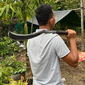 47K views · 429 reactions | The village blacksmith makes a long billhook knife | The creative | Facebook