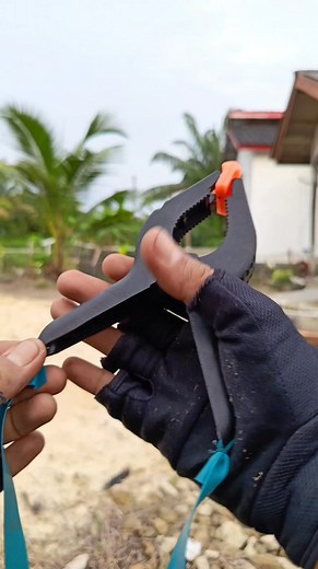 Unique catapult from clamp tool #catapulta #catapult #slingshot #uniqueslingshot | Diy Crossbow
