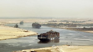 Flat-earthers stuck in a rut over Suez Canal's lack of locks