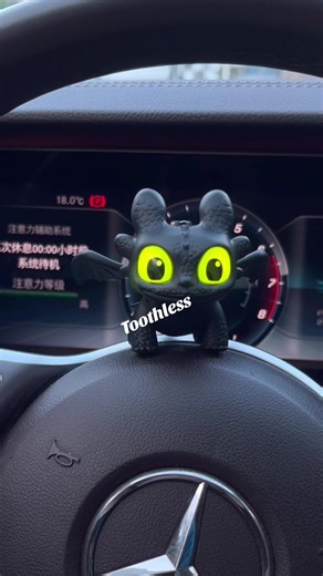 Are you a real fan of toothless?#car #fyp #viral #cargadgets #caraccessories #viral_video #carsoftiktok #carlover #cargoodthing #dragon #toothless #nightfury #lightfury #keychain