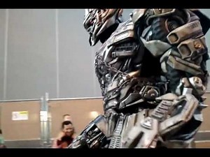 RAW VIDEO: Megatron at Universal Studios Hollywood