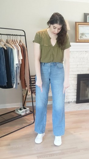 Look at these tall friendly baggy jeans! They are super cute and MIDRISE. Don't let the kids talk you out of a mid rise as they are most flattering for us who are mostly leg already. Jeans: @oldnavy size 12 tall Top: @anthropologie Sneakers: @pf_flyers #loosejeans #baggyjeans #butforadults #tallclothing #tallfriendlyfashion #tallspringstyle #spring #easyoutfit #ootd #talljeans | A Foot Above the Rest