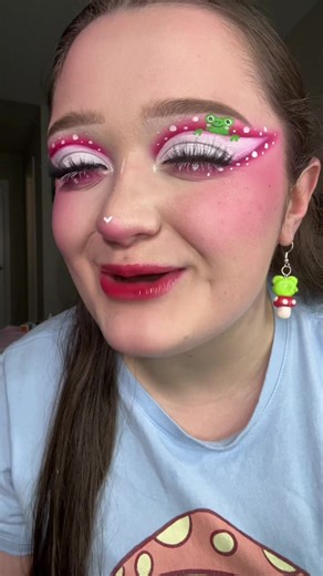 my mental health really needed a good makeup day products used: BROWS @patricktabeauty brow gel @winky_lux universal shade brow pencil FACE @milkmakeup hydrogrip primer @blendedcorp custom foundation (code LINSMAKEUPLOOKS for $$ off) @tower28beauty concealer @blendbunnycosmetics bare cheeks palette shades