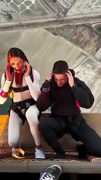 Insane High Building Jump! Daredevil Leaps from Skyscraper Rooftop 🏢🪂