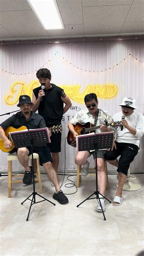 더쿠_순사들_콧수염_서울서울서울_조용필_애국심_자긍심_특별시 그 이상