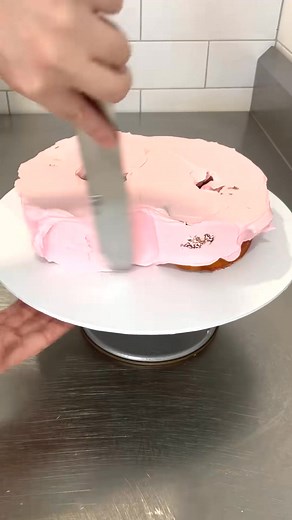 8 CAKE MATCHING CUPPIES from the ARCHIVES! Number cakes are so fun! This one in particular is one of my favourites coz THE COLOURS 🤩 #tiggamac #okiedokie #caketok #cupcakes | Sweet Potatah