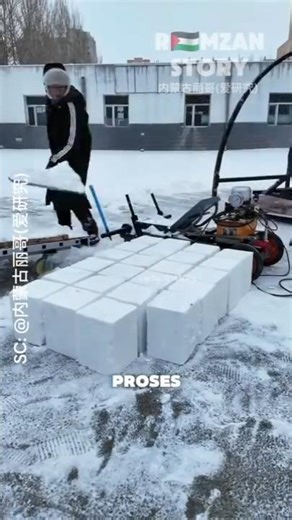 Proses Pembangunan Igloo Suku Eskimo