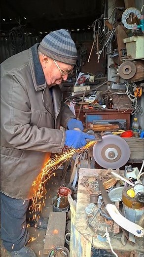 How to Sharpen an Axe with a Stone #diy #axesharpening #sharpeningstone #bushcraft #survivalskills