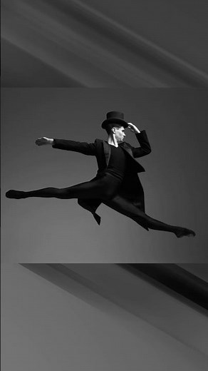 🇺🇦 Model poses for photoshoot📸 Ballet. Model Cyril