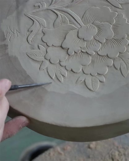 #Ceramics #Celadon #pottery #fyp #CeladonCarving