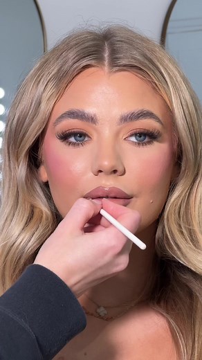 Client Makeup Tutorial: Soft Glam and Glow Tips