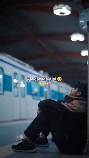 Tere Nishaan Yaadon Mai Hai || Sad song || WhatsAppstatus #viral #bollywoodsongs #sad #sadsong #sad
