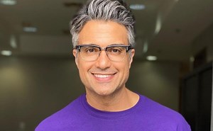 Jaime Camil se apodera de las tendencias con su foto al desnudo