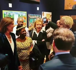 16K views · 2.2K reactions | Ici Awilo entrain de chanter « Karolina » pour la princesse Caroline de Monaco lors des expositions d’art congolais à Londres . | AWILO LONGOMBA | Facebook