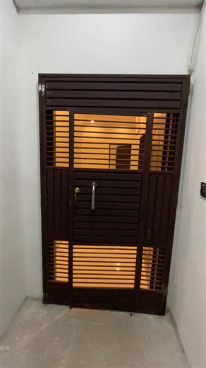 Gulistan-e-Jauhar Block 11 ▪️ Brand New Portions (FOR SALE) ▪️2nd Floor, 3rd Floor, 4th Floor available ▪️ 3 Bed Lounge (Attached Bath) ▪️ Near By 150 Feet Main Road ▪️ 100 Sq Yards (900 Sq Feets) ▪️ With Washing Area ▪️ American Style Kitchen PROJECT FEATURES 🔺 Lift 🔺 Sweet Water 24/7 🔺 Gas 24/7 🔺 Leased Project 🔺 CCTV Cameras 🔺Near By School 🔺 Near By Masjid 🔺 Near By Market 🔺 Near By Banquet 🔺 Near By Munawar Chowrangi Bin Hashim Mart Get possession with in 4 months 💸 Demand Just 8