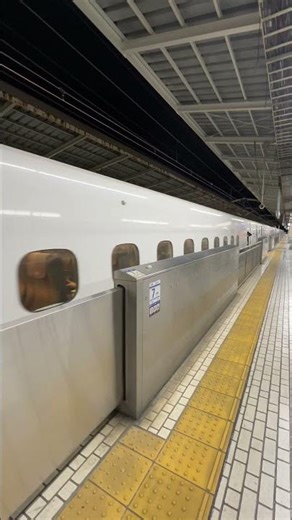 Shinkansen Nozomi No. 46 bound for Tokyo is arriving.