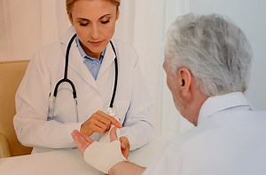 Intervenții de mică chirurgie, gratuit, în Spitalul Arcadia