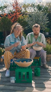 Smart, ikk'? 🥔🥔 Du kan finde mange flere idéer, tips og opskrifter om dejlige, nye kartofler lige her 👇 www.arla.dk/madlojer/ | Arla