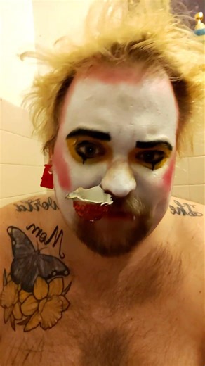 I can't take a clown poop in peace #clown #Clowns #Juggalo #fyp