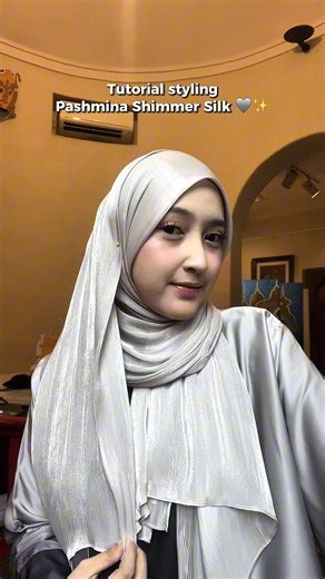 Tutorial Hijab Shimmer Silk Simple dan Elegan ala Khaira
