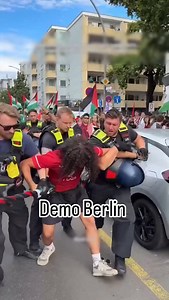 Polizeieinsatz bei neuer Demonstration in Berlin Wieder Demonstrationen in Berlin. Der Nahost-Konflikt bleibt ungelöst, der Ruf nach Frieden wird lauter. Viele Menschen gehen auf die Straße – aus unterschiedlichen Motiven, mit unterschiedlichen Meinungen. Die Polizei versucht die Lage unter Kontrolle zu halten und deeskalierend zu wirken. Doch auch für die Einsatzkräfte wird die Situation zunehmend belastend. Klar ist: Eine politische Lösung muss her – nur so kann echte Ruhe einkehren. Was denkt