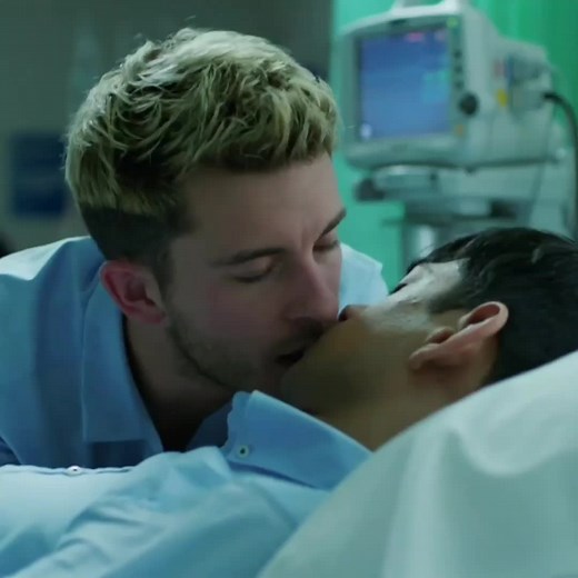 Exploring Jonathan Bailey in Crashing: A Deep Dive