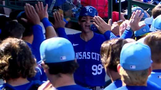 Cam Devanney pega HR de dos carreras