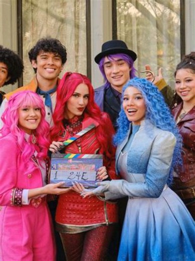 Perfect Princess Descendants song - Kylie Cantrall clip