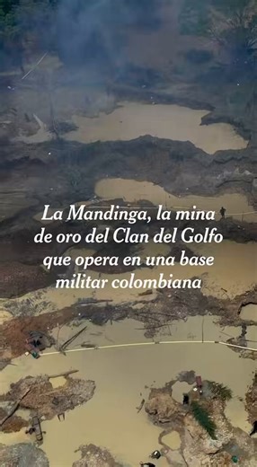 “A sus espaldas” … como todo en este país de cómplices. Esto solo pasa en a Colombia. Qué corrupción y qué asco todo.