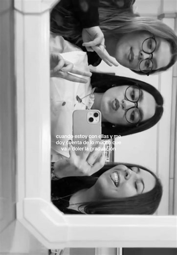 Dolor de Graduación con Mis Amigas