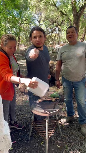 2.4M views · 55K reactions | Cuando vas a una carnita asada | Trevorius | Facebook