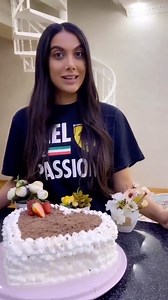 Sevil Sevinc on Instagram: "Videomuz hazir🤗🙏🏽...biraz uzun alindi video🥴amma mence severek izleyaceksiz😋❤️Buyurun🎂🍰Hansi reseptlere video isteyirsiz...qeyd edin hazirlayag🤗❤️...lyublyu vas rodnie ))) Mahni @nuriserinlendiriciofficial “kash” 👍🏽👍🏽👍🏽"