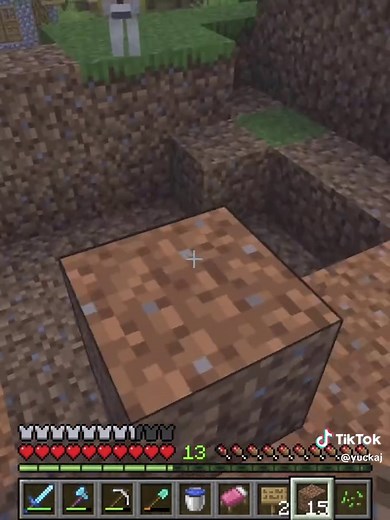 Minecraft creeper ambush: 3 explosions in 2 minutes