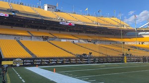 Aaron Rodgers and Bret Michaels are already in the building. Mike McCarthy will be here later tonight. Field turf will be tested. Live on CBS 58 at 5:30 #Packers #Steelers | Lance Allan
