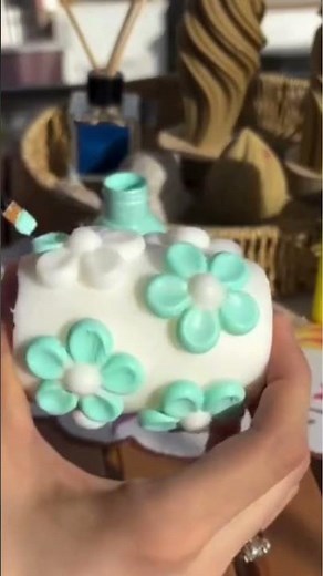 CÓMO PINTAR VELAS y DARLES un TOQUE ÚNICO #EmprenderDesdeCasa #PintarVelas #VelasArtesanales #Velas