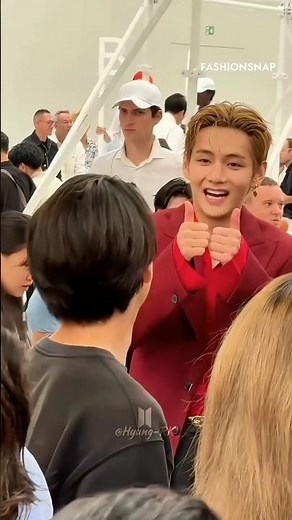 Taehyung is soo humble and cute🥺💜Summer Celine 2027 collection show in Paris!🇲🇫